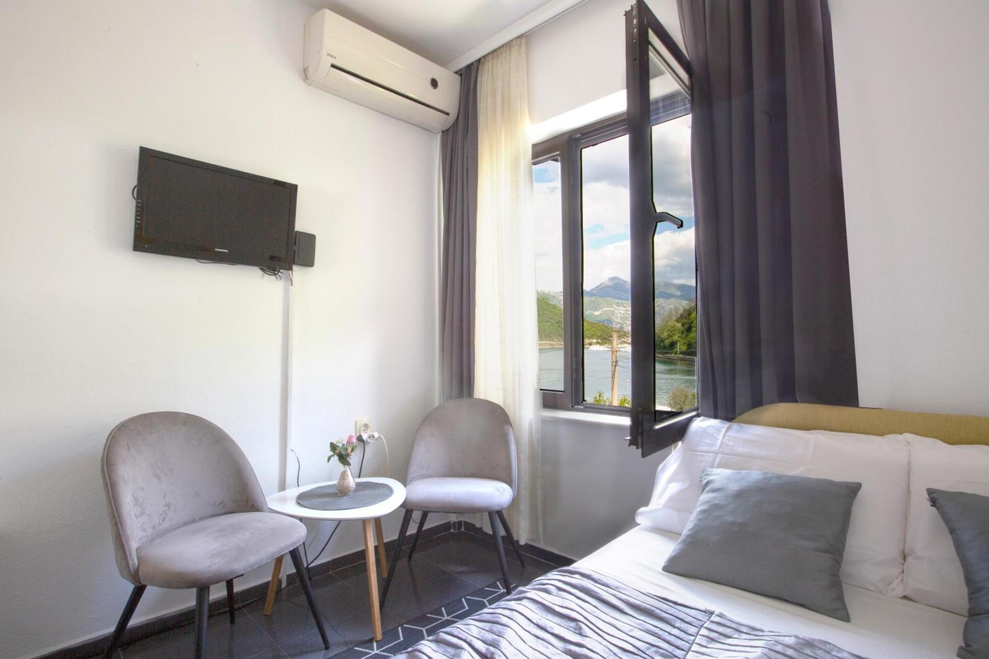 Apartments Maxhit Tivat Kültér fotó