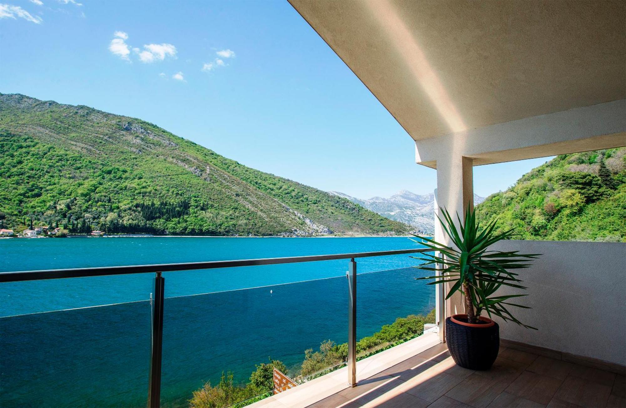 Apartments Maxhit Tivat Kültér fotó
